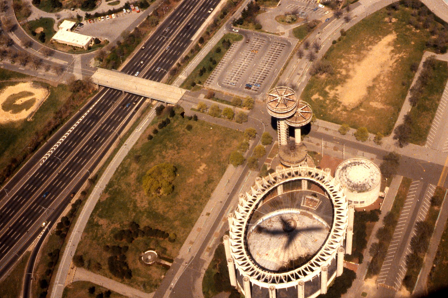 Philip Johnson&rsquo;s Historic &ldquo;Tent of Tomorrow&rdquo; Terrazzo Damaged by Vandals