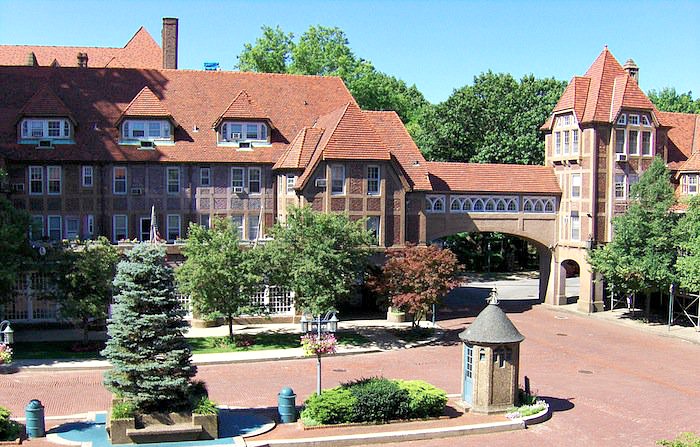 Forest Hills Gardens: A Hidden NYC Haven of Historic Modernity | 6sqft