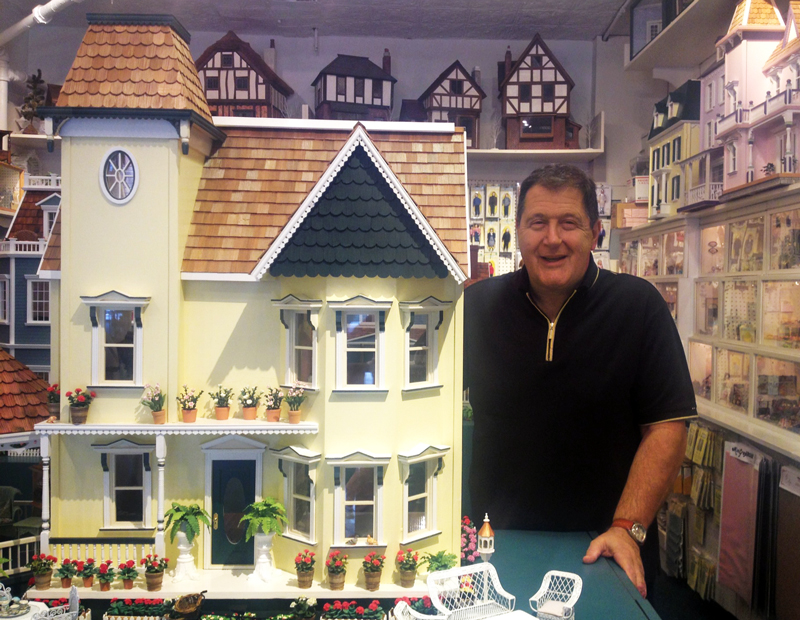 New Yorker Spotlight Leslie Edelman of Tiny Doll House on Furnishing