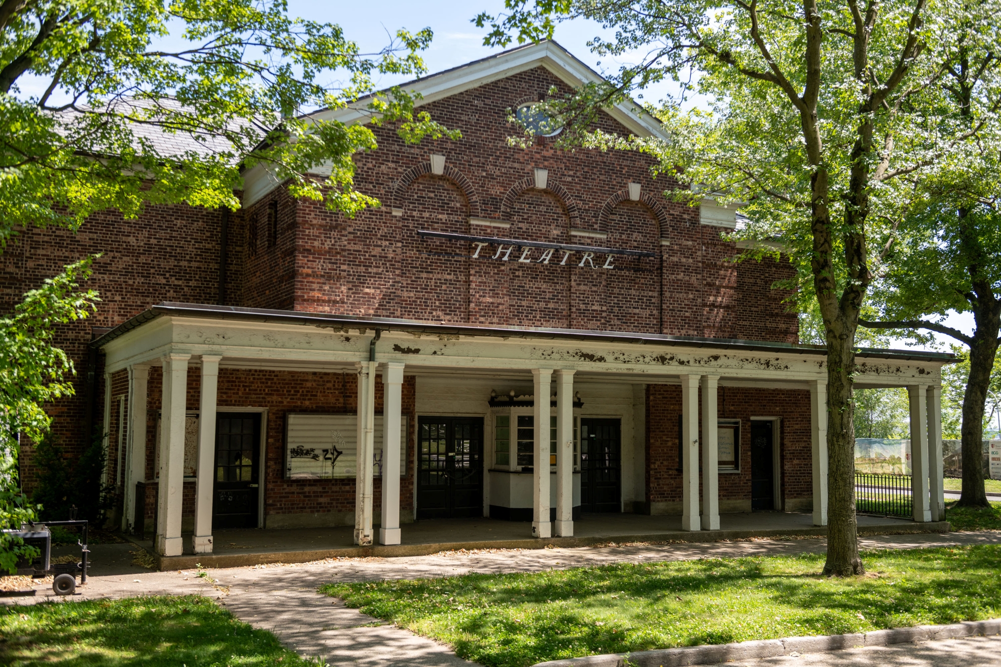 Governors Island seeks developers to revitalize two historic buildings as arts and recreation hubs